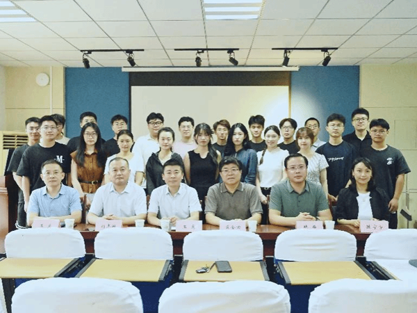 济南大学第二届“优德88官方网站杯”案例创客大赛颁奖大会顺利举行